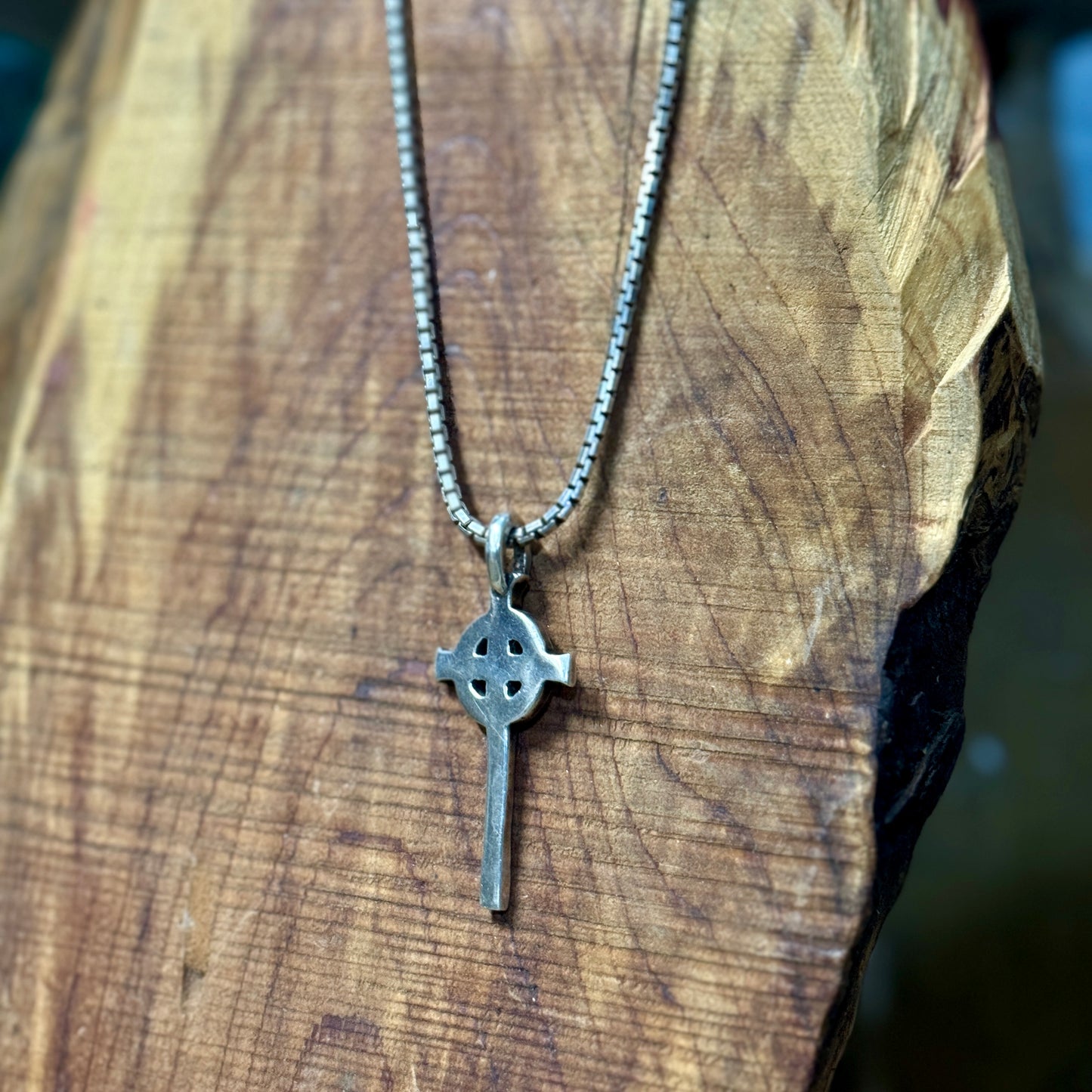 Vintage Sterling Silver Celtic Cross & 24in chain