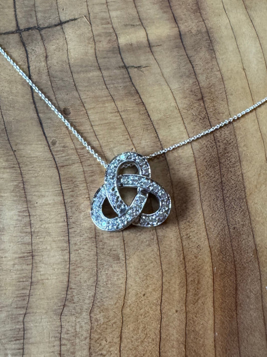 Diamond unity pendant in white gold pendant