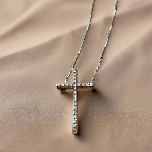 18kt white gold diamond cross